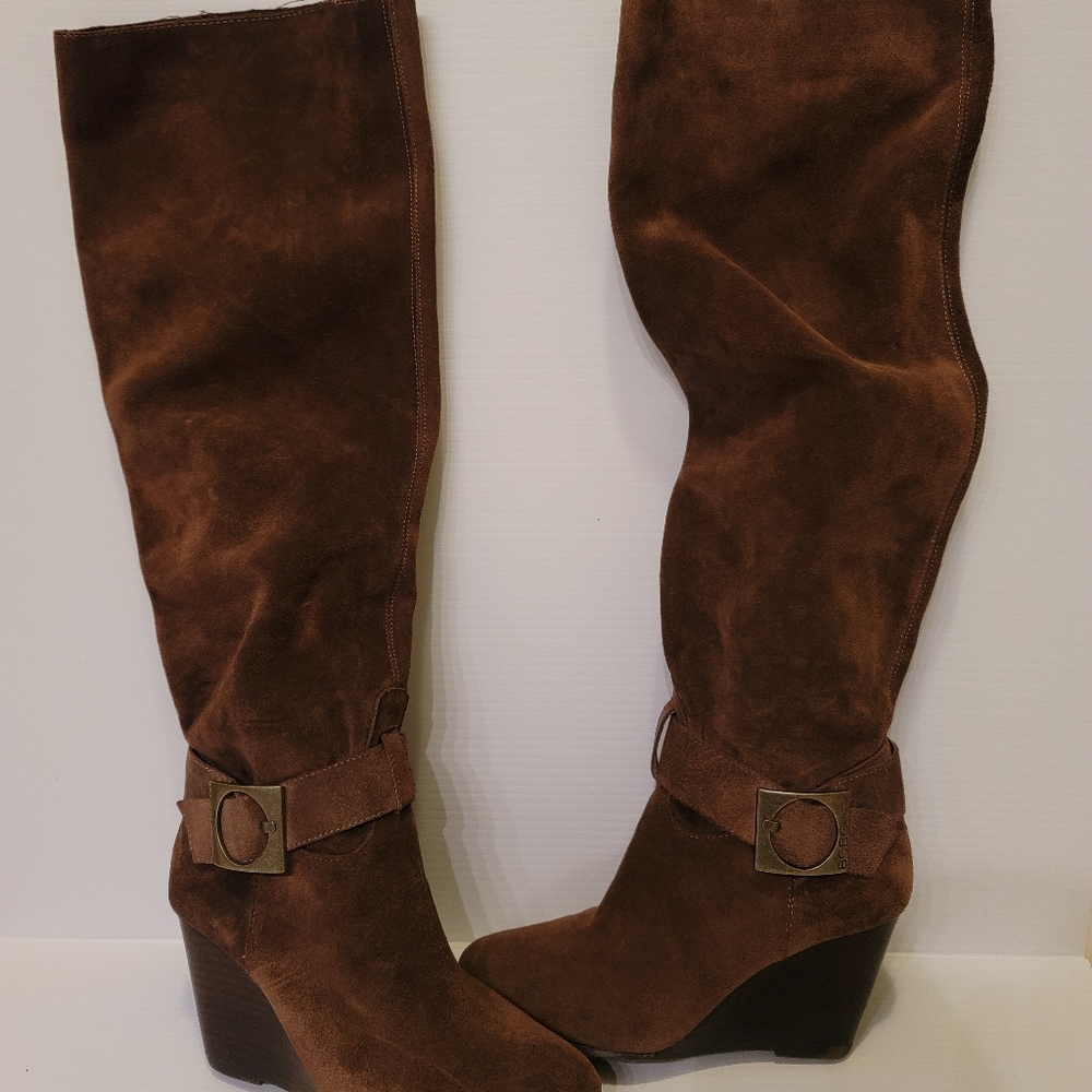 BCBGENERATION brown suede boots